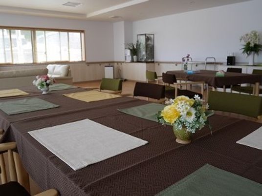 明るく清潔な食堂