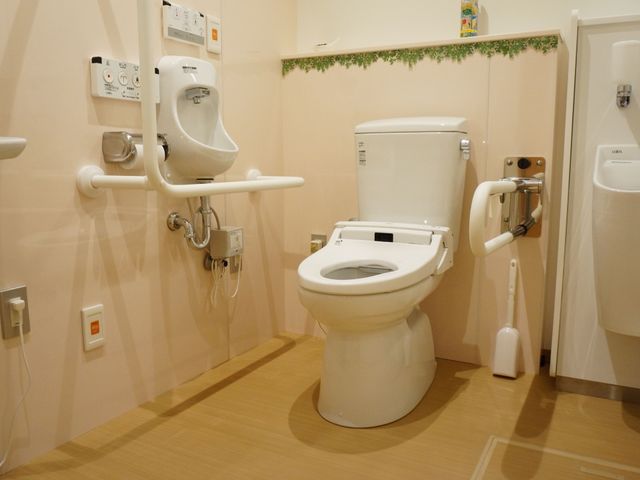 バリアフリー対応のトイレ