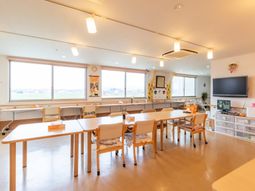 広々とした共用ダイニング