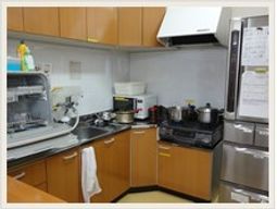 整ったキッチンの風景