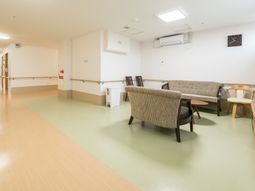 休憩可能な廊下の様子