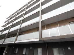 多階層のモダンな外観