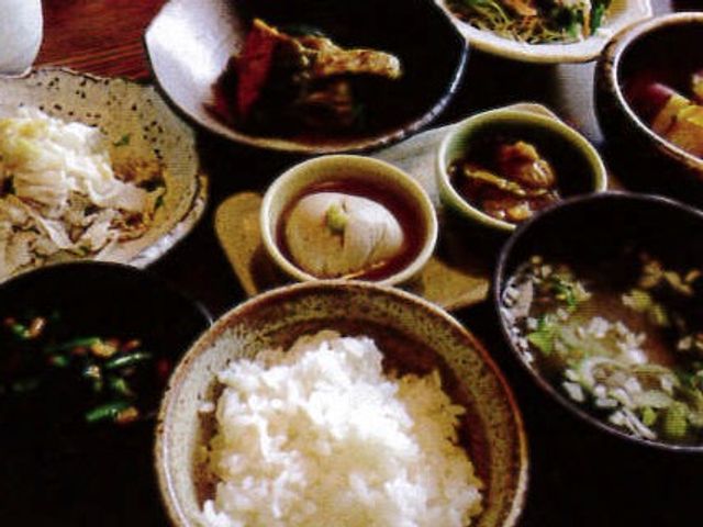 手作り和食の料理 食事 栄養バランスを考えられた手作り和食が並ぶ食卓で、日々の食事が楽しみになります。