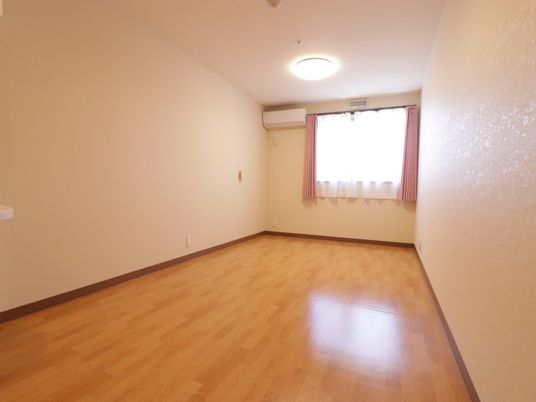 広々とした居室空間