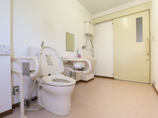 バリアフリーのトイレ設備
