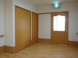 明るい廊下の一角