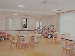 機能訓練器具とテーブル