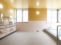 バリアフリーな浴室