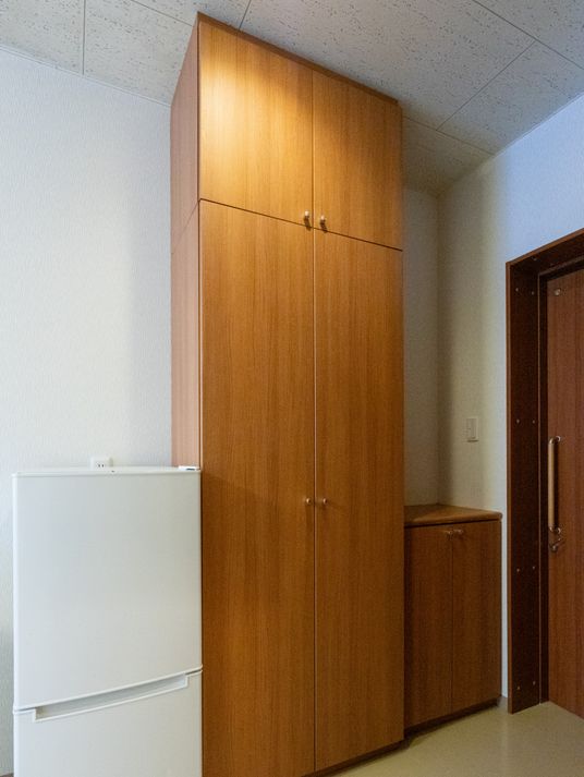 収納と冷蔵庫の居室