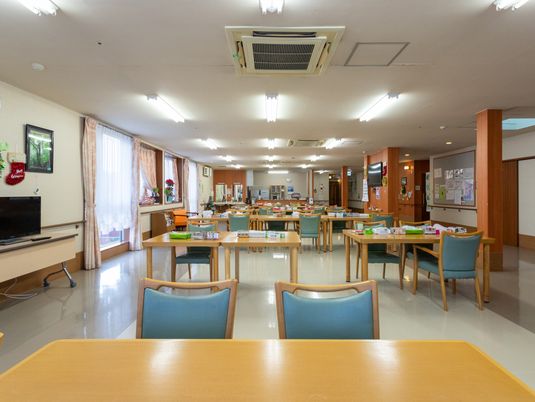 開放的な食堂の風景