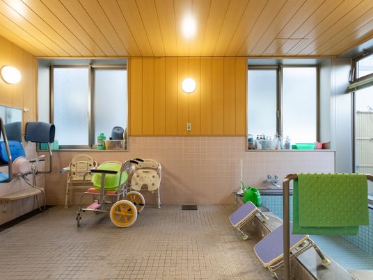 自然光が入る浴室