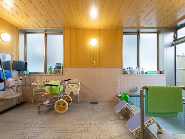 自然光が入る浴室
