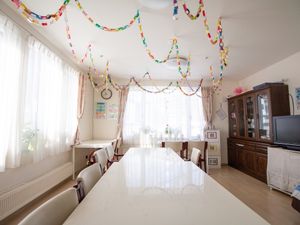 パーティー飾り付けの食堂