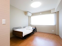 明るく清潔な居室