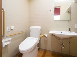 バリアフリーのトイレ設備