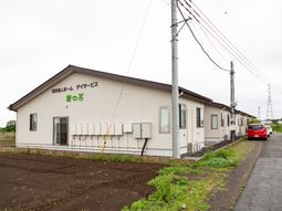 新築そうな建物の外観