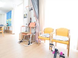 明るい居室の一角