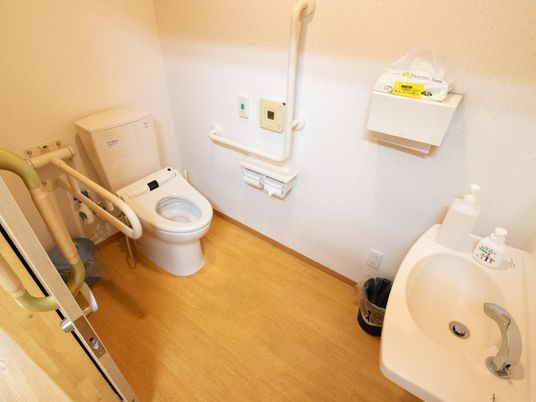 バリアフリー対応のトイレ