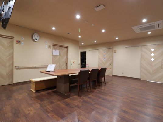 広々とした落ち着いた多目的室