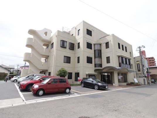 モダンな建物の外観