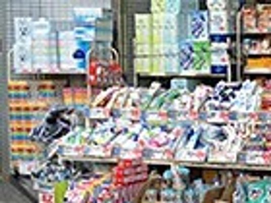 色とりどりの物品棚