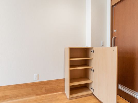 シンプルな居室の一角
