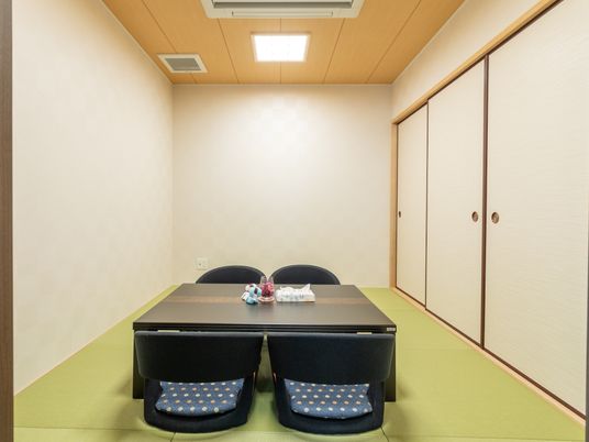 明るい和室の居室