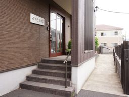 清潔感のあるエントランス