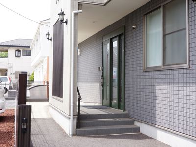 清潔感のある建物入口