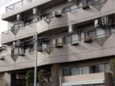多階層の建物外観