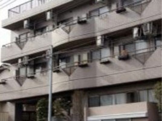 多階層の建物外観