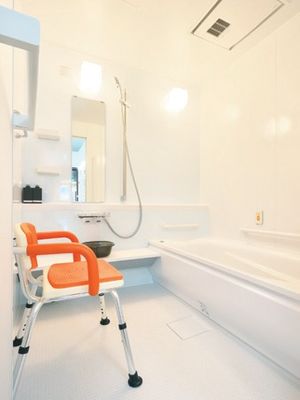 バリアフリー仕様の浴室