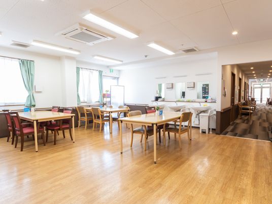 広々としたダイニングルーム