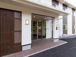 清潔感あるエントランス