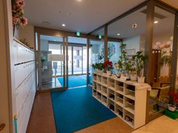 エントランスの装飾と設備