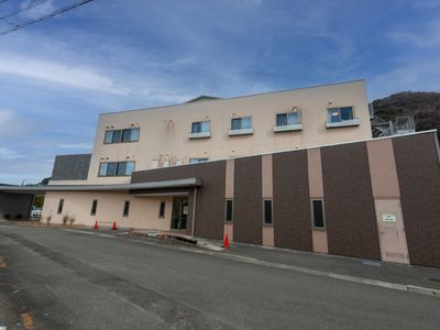 広々とした外観の建物