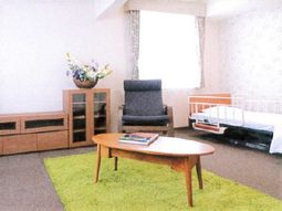 明るい居室の一角