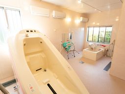 清潔な浴室設備