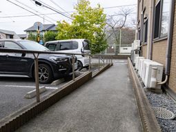 スロープ付き駐車場
