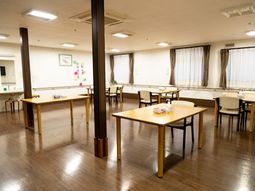 広々としたラウンジ
