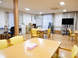 広々としたリビングルーム