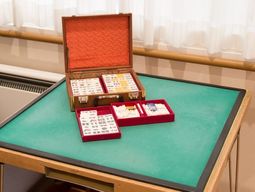 麻雀セットのあるテーブル