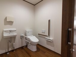 清潔な洗面トイレ空間