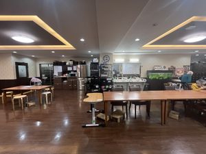 広々としたダイニングルーム