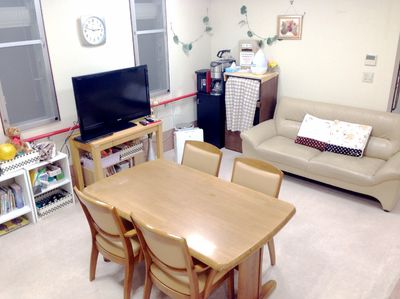 共有リビングでの作業