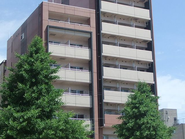 介護施設の外観 外観 快適な環境で働ける多階層建物。専門スキルを活かせる職場です。