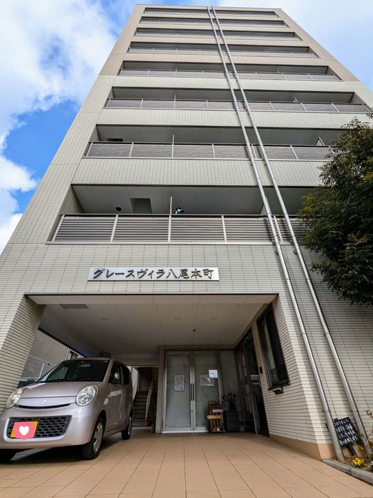 多階層の建物外観