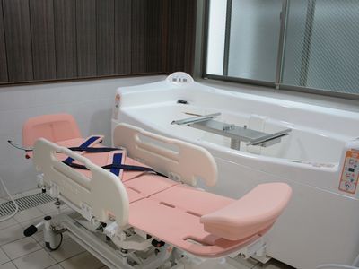 バリアフリーな浴室設備