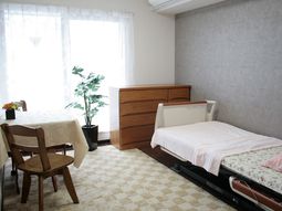 居室の明るいインテリア