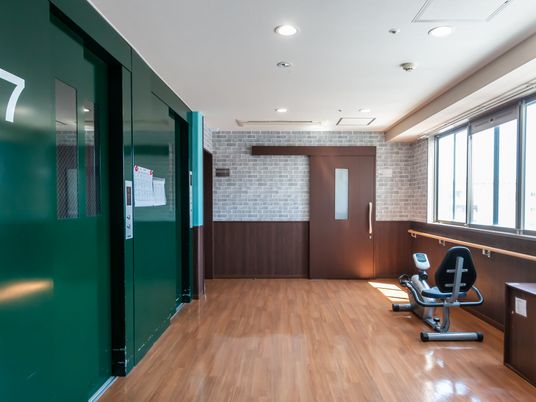 明るい共用スペース